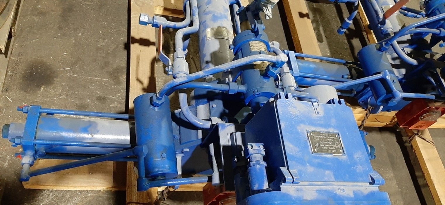 Кран шаровый ПТ 39180 ду150-ру80 2шт. с пневмогидроприводом с блоком ...