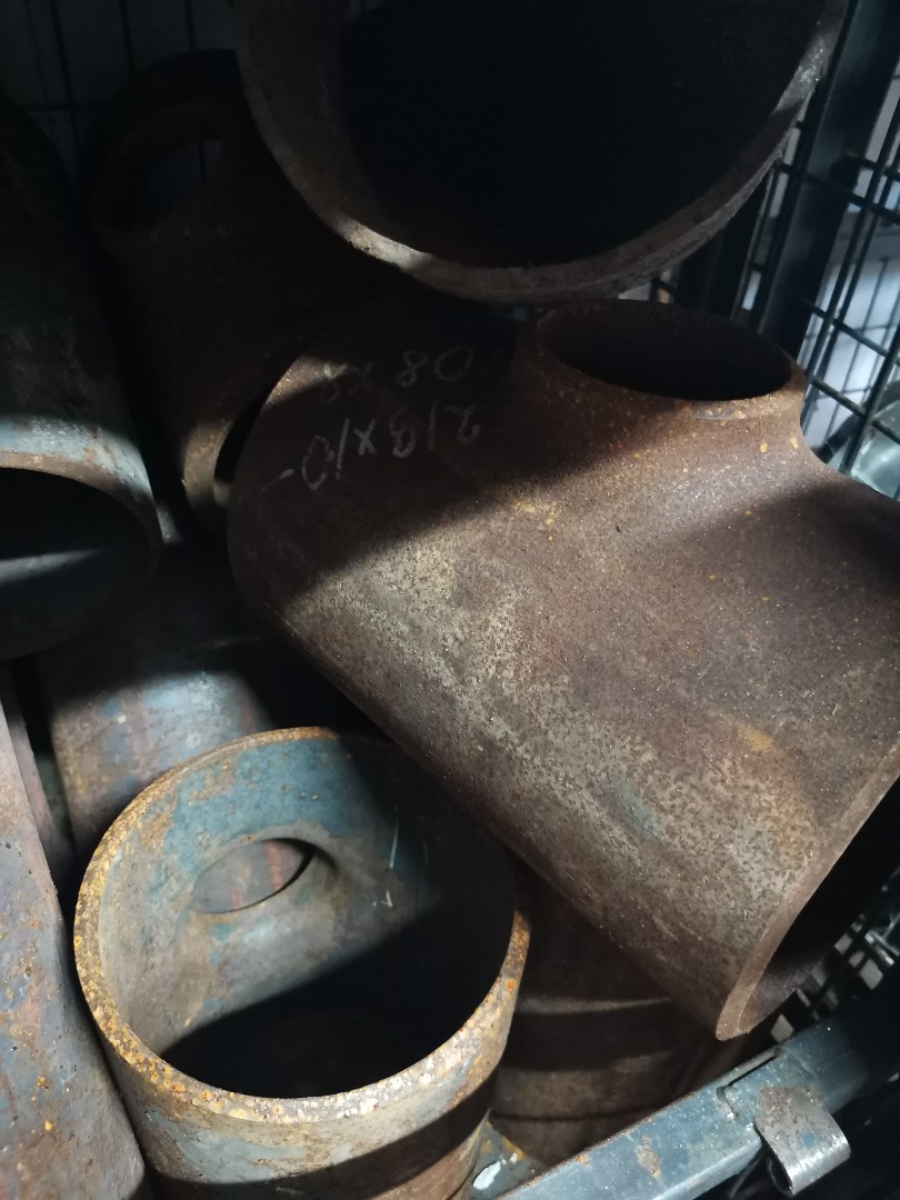 Продам тройники, отводы, фланцы ст 20 и нж