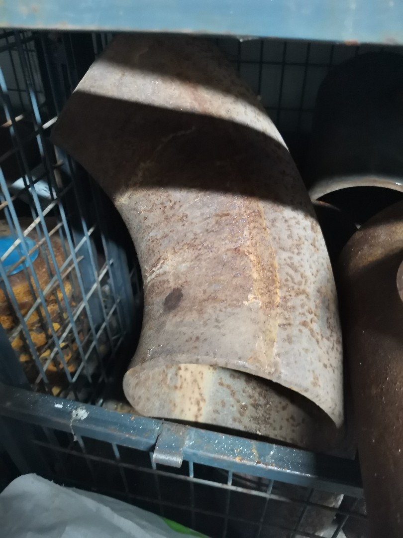 Продам тройники, отводы, фланцы ст 20 и нж