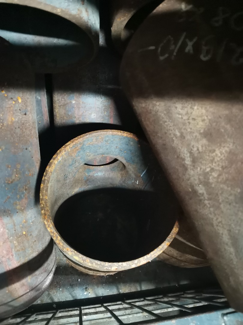 Продам тройники, отводы, фланцы ст 20 и нж