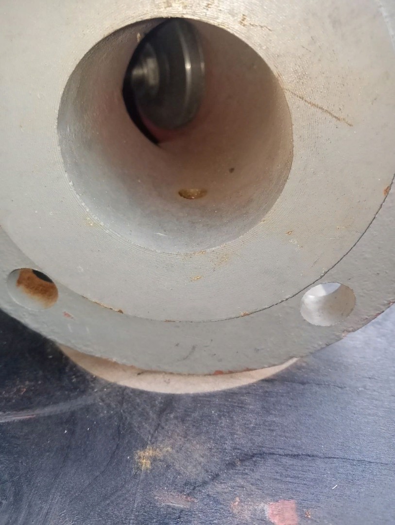 Задвижка чугунная ду65 ру16 - продам