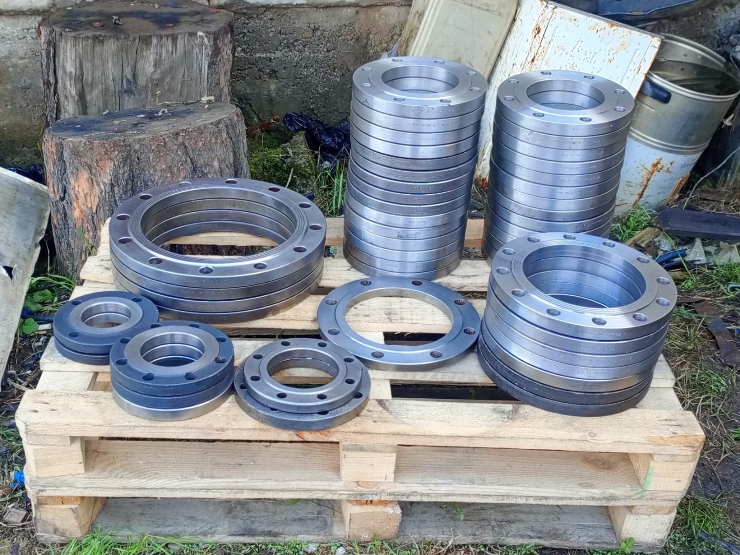 Фланцы ду300 ру16. Заглушка фланцевая стальная. Фланец стальной приварной ду300, ру16. Фланец 530. Фланец плоский 40-16 восстановленный.