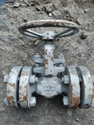 Вентиля ду15 ру16-160 ( как на фото)