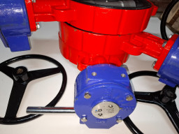 Продажа затворы сталь с диском нержав CF8M EPDM, ABO Чехия ду250 ру16 и ду300 Ру16 с редуктором