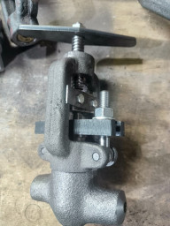 Продам вентиля 588-10-0, 589-10-0