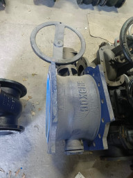 продам затворы Ду400х16 с редуктором