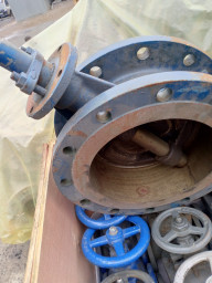 Затворы стальные ду150/16. ду200/25. ду300/16. ду400/16. ду500/10. ду500/25