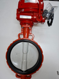 Продам межфланцевый затвор  Ду300 Ру16 с электроприводом 380В за 35т.р.