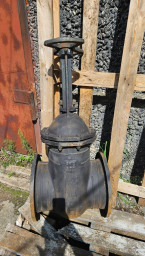Продам задвижку 30ч6бр Ду300 Ру10 1шт.  24000р. с НДС