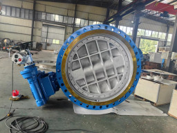 поставим завтор с тройным эксцентриситетом