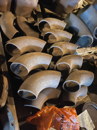 Продам склад (отводы , тройники, переходы и фланцы)