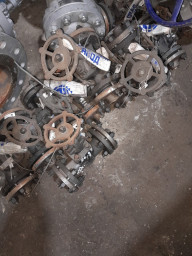 Продам задвижки курганские