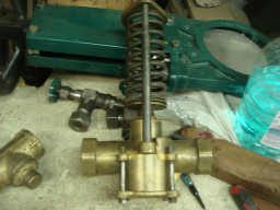 Регуляторы давления  фланц. и муфт 21б4бк Ду25 и 50.  21ч10(12)нж Ду50.  21ч5бк Ду80.  УРРД-2 Ду50