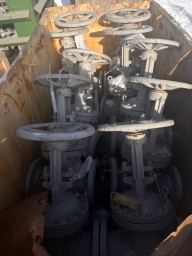 Продам задвижки 150х40 новые