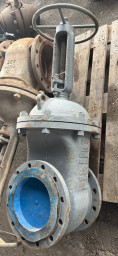 Продам задвижку Ду250 Ру16 фланцевая