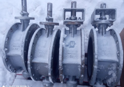 Продаю Не Дорого  Затворы Стальные Без Редукторов Ду350Ру10-4шт  Задвижки Чугунные Ду50Ру10-14шт
