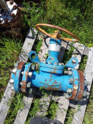 ПРОДАМ ЗАДВИЖКИ  ДУ80 РУ160