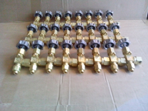 Клапаны (вентили) КС7153​-05  Ду4, Ру250 запорные​ угловые манометровые (г​. Барнаул).