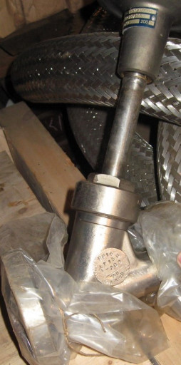 Клапан запорный АЗК-10-2​5/16 Ду25