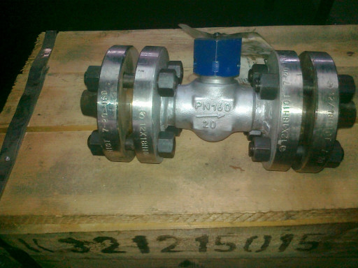продам клапан запорный и​гольчатый 15нж67бк ду15 ​ру160, ру400 муфтовый. ц​апковый - 100шт.,
