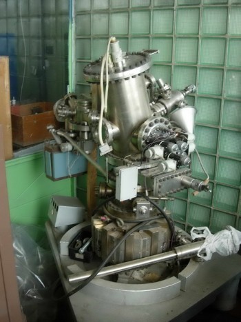 Сверхвысоковакуумные гет​терные магниторазрядные ​насосы  НВГМ-2-1, НВГМ-5​-1.