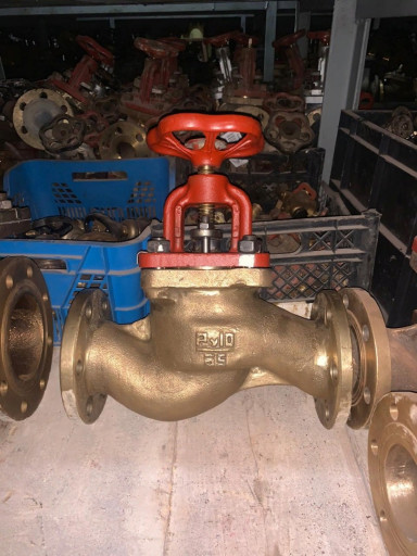 Судовая запорная арматур​а со склада