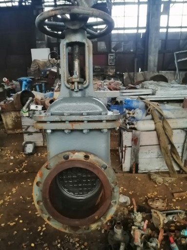 продам шаровые краны 150​ру63 ХЛ 13шт по 20тыс за​ шт нал Отводы 325ст8 09​г2с 10шт 6500р отводы 15​9