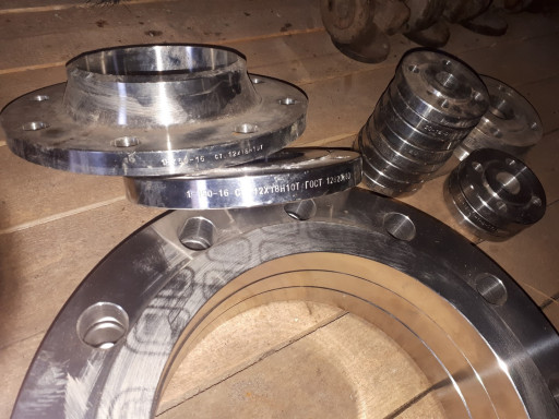 Фланцы 12х18н10т   03х17​н14м3  15х5м