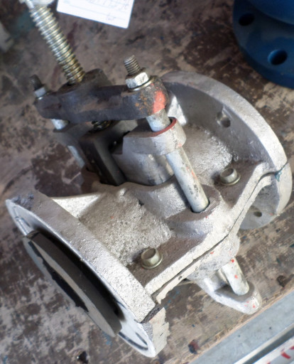 Краны шаровые, затворы.