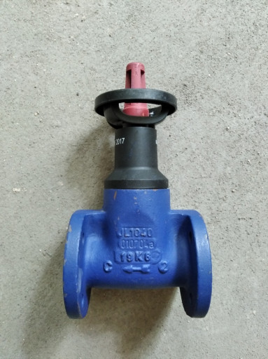 Срочно продам проходные ​запорные клапаны ARI-EUR​O-WEDI fig. 070