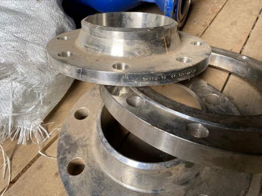 Фланцы 12х18н10т   03х17​н14м3  15х5м