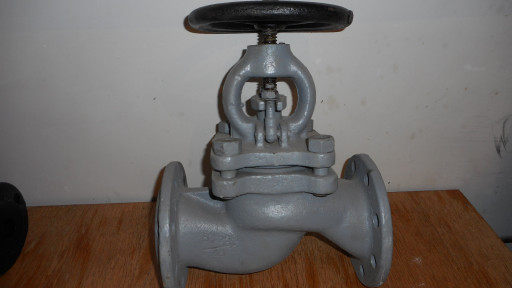 Клапан запорный проходной фланцевый  15кч16п  Ду32, Ду40, Ду65, Ру25