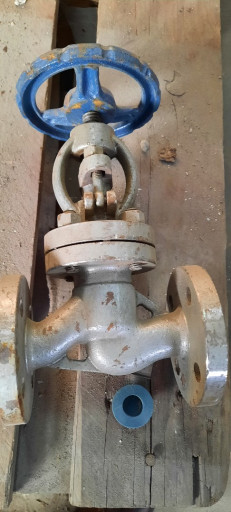 Вентили, задвижки.