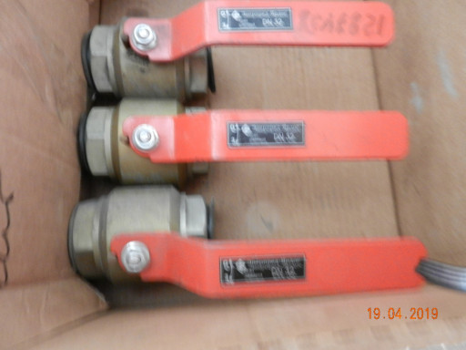 Кран шаровой муфтовый (Ярдос) Ду32, Ру25 - 3 шт по 1000 руб/шт. - продам