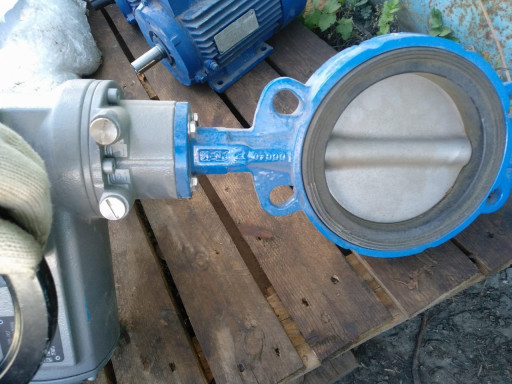 Электропривод AUMA SQ 05​2 с затвором Ду 150 Ру 1​6