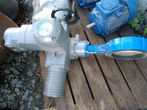 Электропривод AUMA SQ 052 с затвором Ду 150 Ру 16