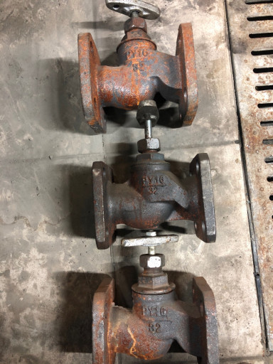 Вентиль ДУ 32 Ру 16, фланцевые 1000руб. за 3 штуки - продам