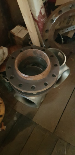 Тройник 219х10 ст. 12Х18​Н10Т, Фланец Ду 350 Ру 2​5 ст. 09Г2С