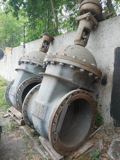 Продам задвижки ст.30с927нж Ду800/25 2шт.