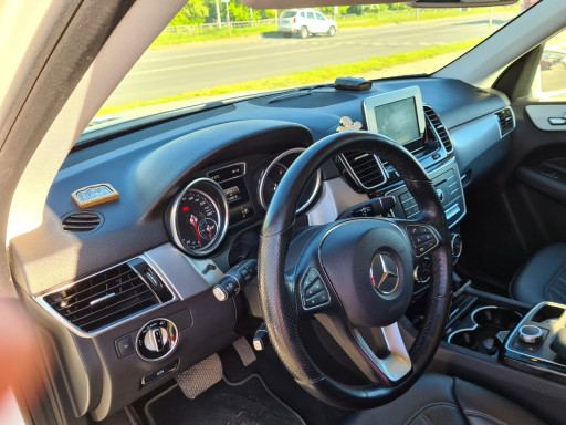 Mercedes-Benz GLE-класс,​ 2016 дизель 2.5