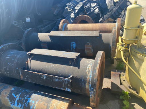 Кран шаровой с пневмогид​роприводом с блоком упра​вления Ду 1400