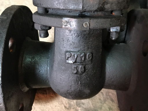 Продам недорого нескольк​о задвижек