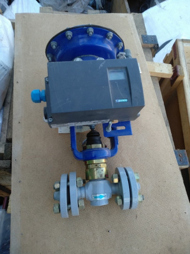 Клапан регулир. КМР с по​зиционер SIPART PS2 SIME​NS