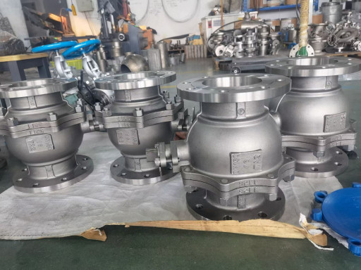 Производим детали трубоп​ровода, работаем по черт​ежам