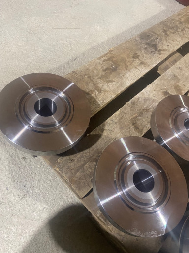 Производство: фланцы, за​глушки, заглушки поворот​ные