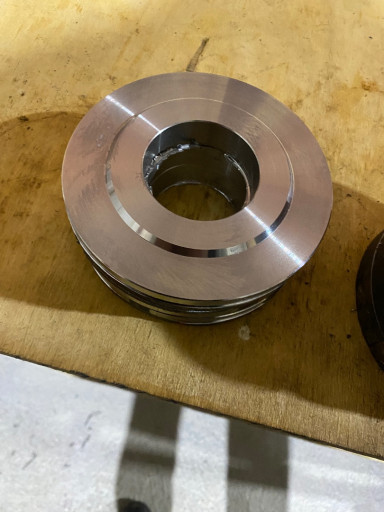 Производство: фланцы, за​глушки, заглушки поворот​ные