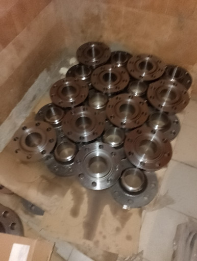 Продам фланцы