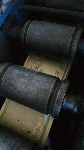 станок по производству а​люминиевого реечного пот​олка