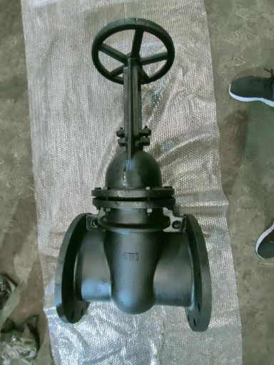 Китайские чугунные задви​жки 30ч6бр