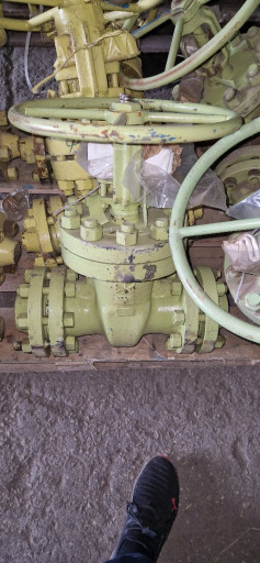 Продам Задвижки из Нержа​веющей Стали